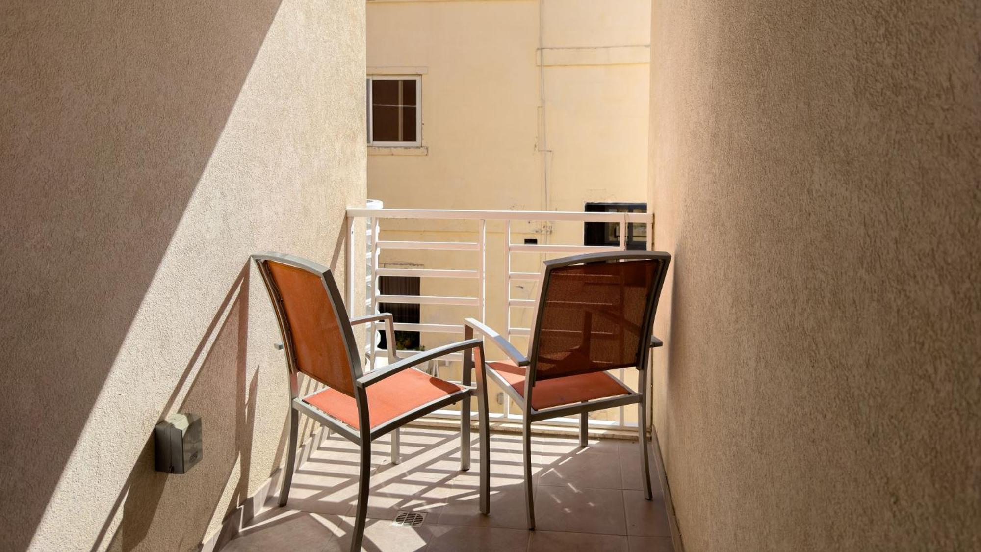 Apartment In Ta' Xbiex 3br- 3 Min Yatch Marina