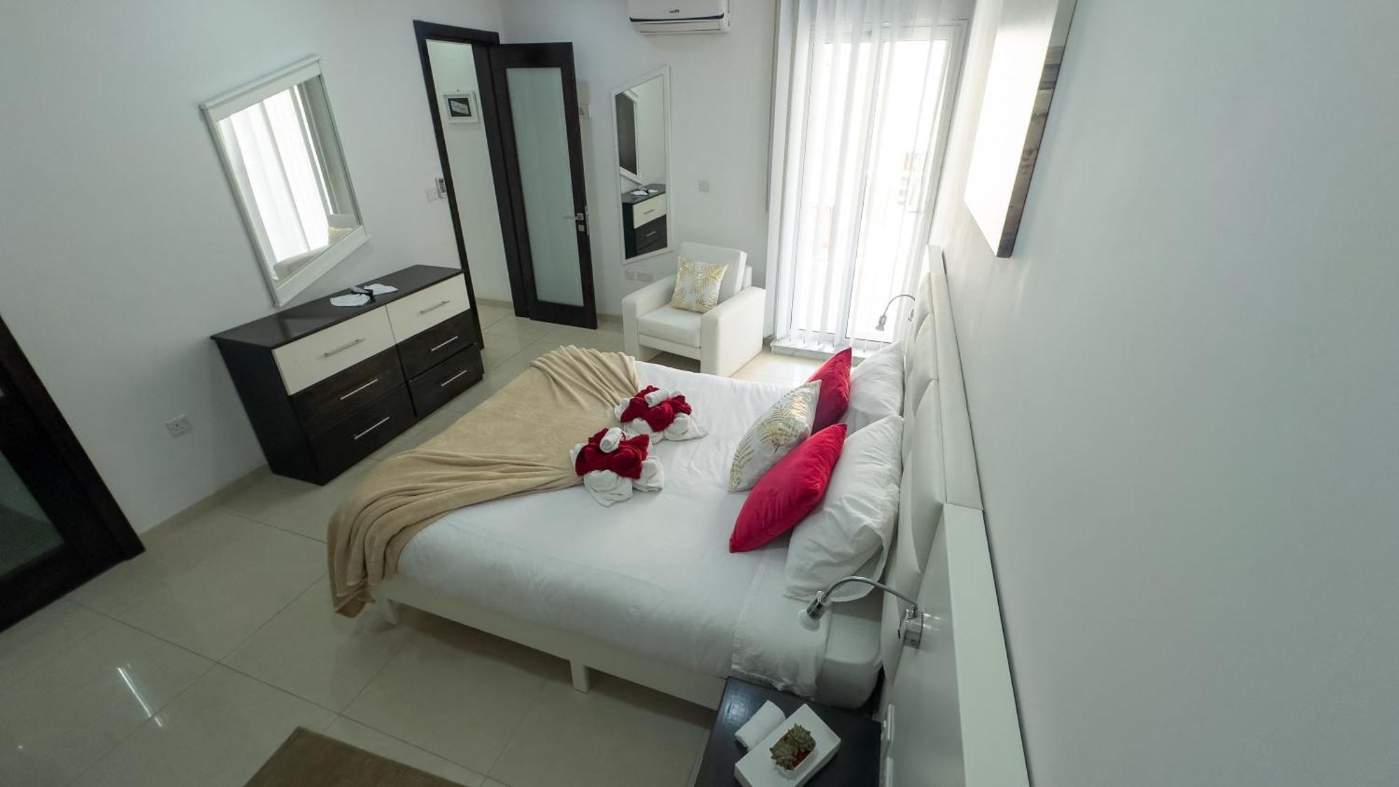 In Ta' Xbiex 3br- 3 Min Yatch Marina Apartment